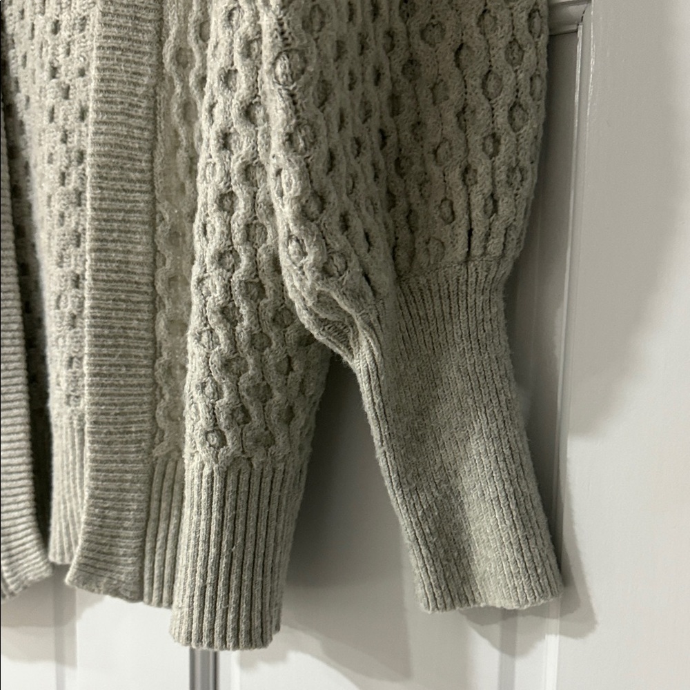 Universal Thread Nice Cozy Gray Knit Cardigan Siz… - image 4